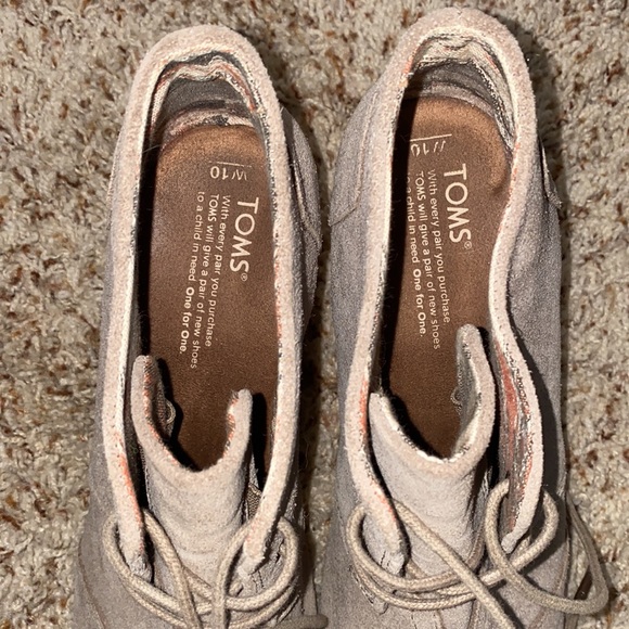 TOMS taupe brown suede wedge booties - Picture 4 of 6